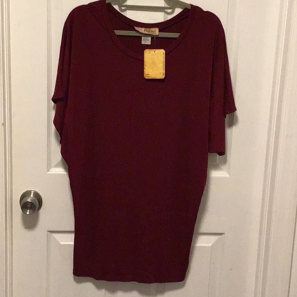 NWT!!{ Hybrid & Company Tee 1X